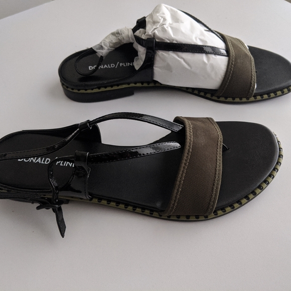 donald pliner sandals